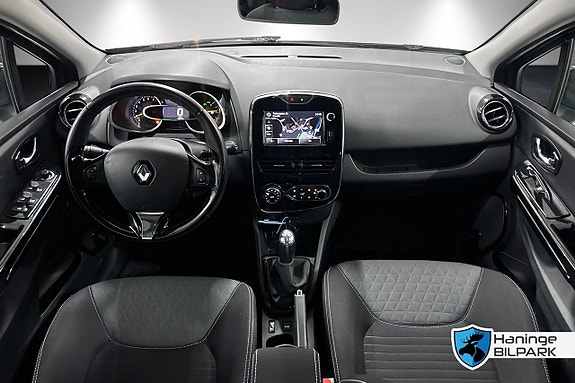 Renault Clio 18 of 22