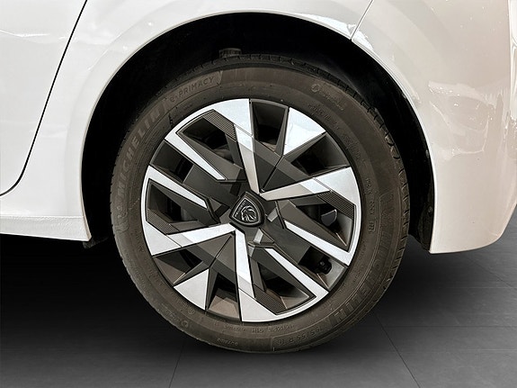 Peugeot 208 14 of 15