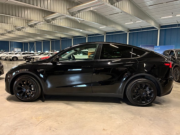 Tesla Model Y 6 of 20