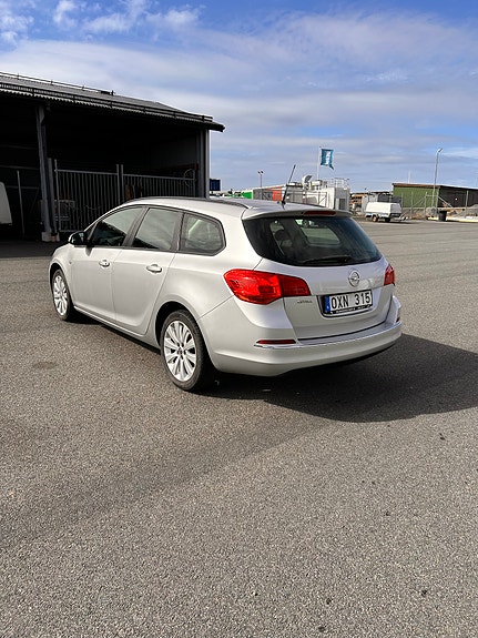 Opel Astra 4 of 12