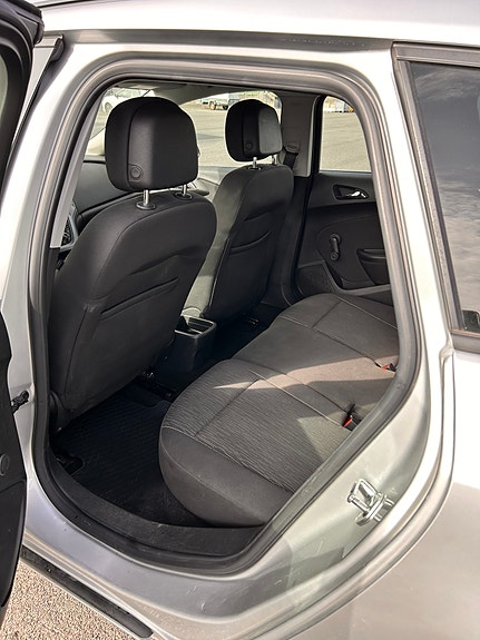 Opel Astra 9 of 12