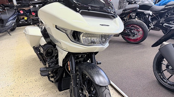 Harley-Davidson CVO Road Glide ST 121 Komplett 3 of 5