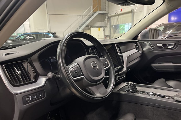 Volvo XC60 10 of 24