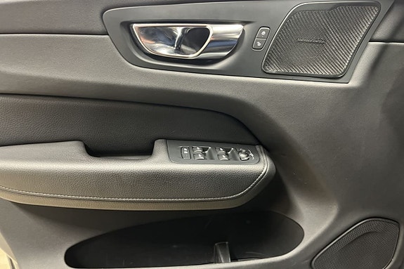 Volvo XC60 17 of 23