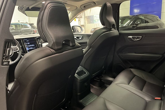 Volvo XC60 11 of 24