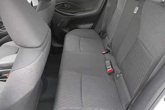 Toyota Yaris 10 of 11