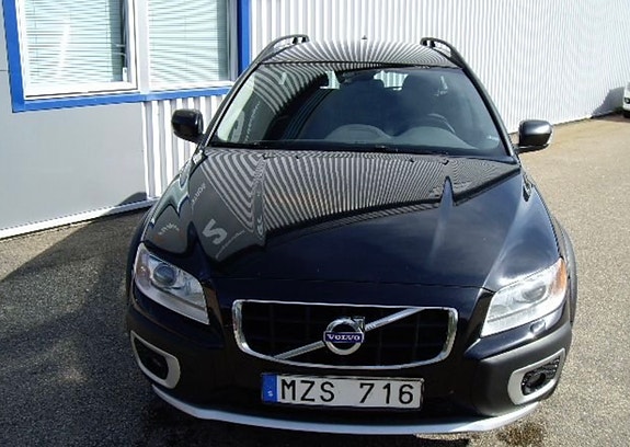 Volvo XC70 3 of 4
