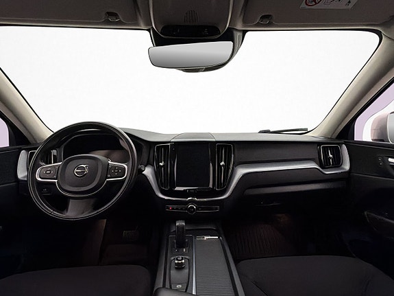 Volvo XC60 13 of 30