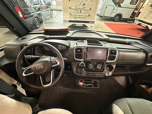 CHALLENGER 2060 Sport Edition Stor lounge, dieselvärmare m elpatron, bra garage m.m! 11 of 21