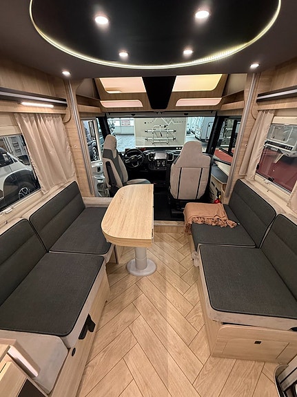 CHALLENGER 2060 Sport Edition Stor lounge, dieselvärmare m elpatron, bra garage m.m! 9 of 21