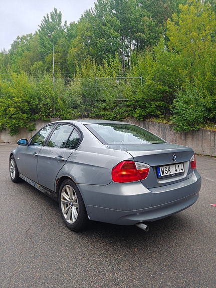 BMW 320d 3 of 5