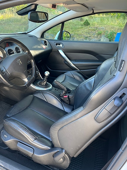 Peugeot 308 4 of 8
