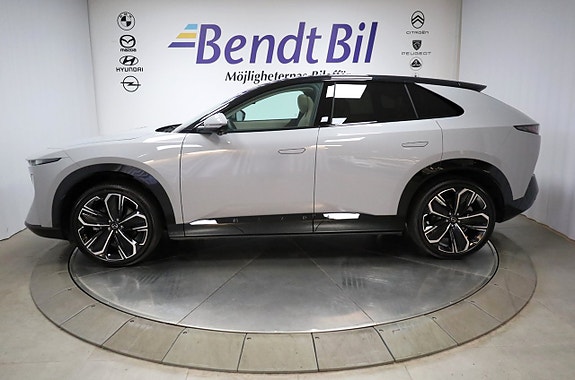 Mazda CX-6e 7 of 30