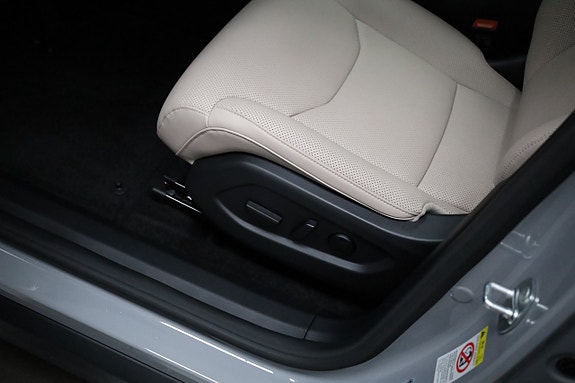 Mazda CX-6e 19 of 30