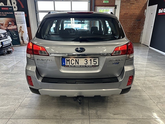 Subaru Outback 15 of 25