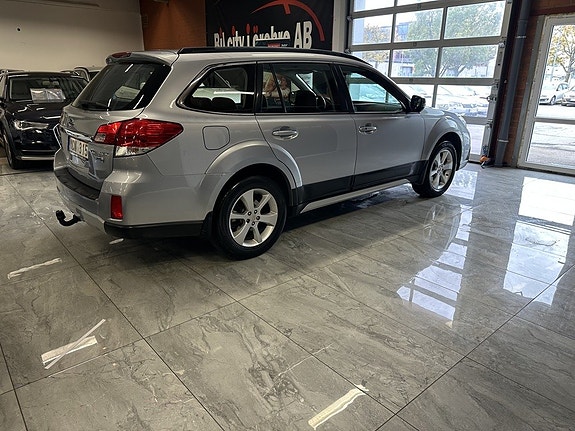 Subaru Outback 5 of 25