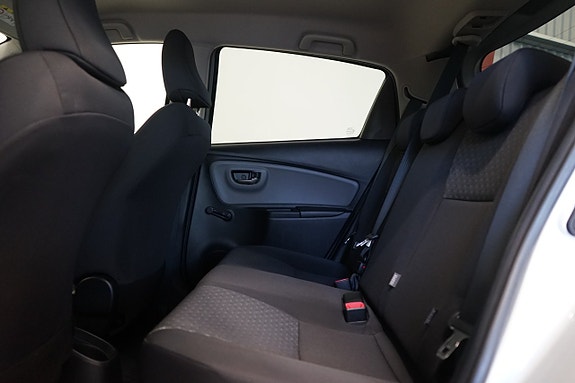 Toyota Yaris 9 of 10