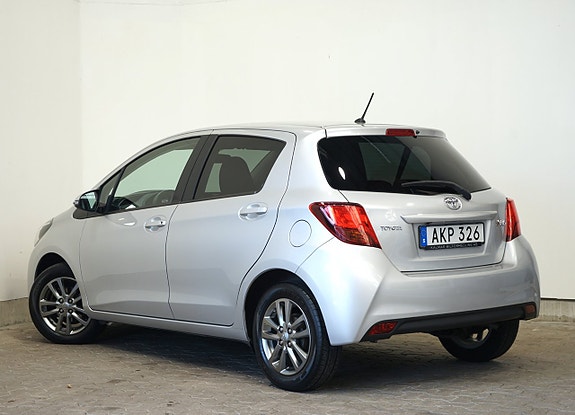 Toyota Yaris 3 of 10