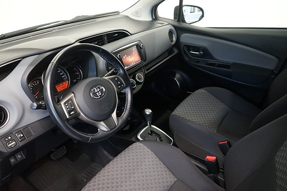 Toyota Yaris 6 of 10