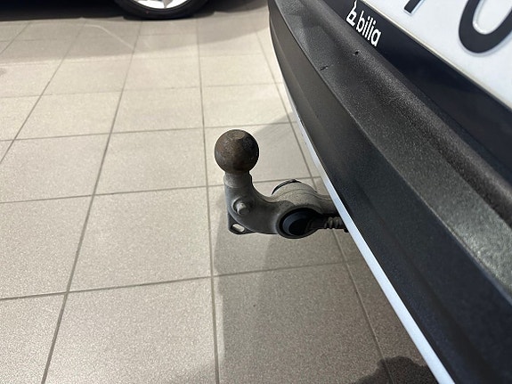 Volvo XC40 10 of 17
