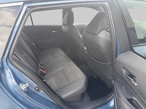 Toyota Corolla 8 of 15
