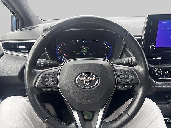 Toyota Corolla 10 of 15