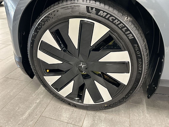 Polestar 4 10 of 11