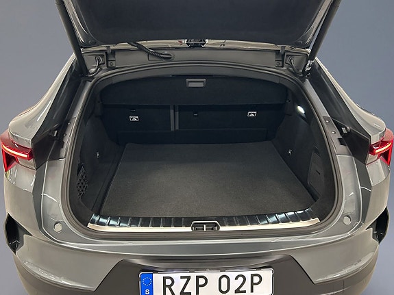 Polestar 4 8 of 11