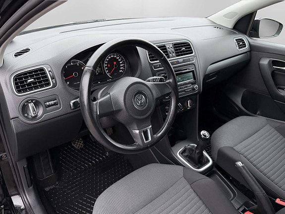 Volkswagen Polo 13 of 21