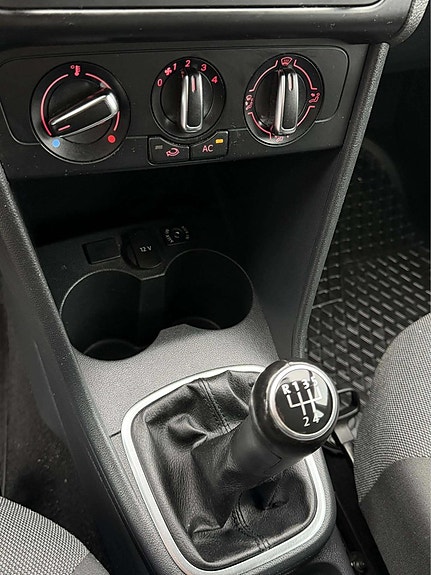 Volkswagen Polo 16 of 21