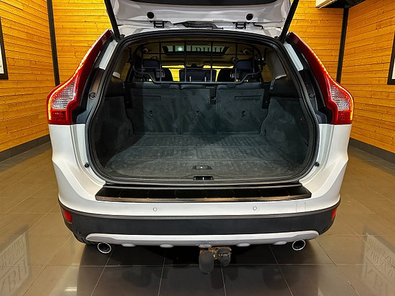 Volvo XC60 9 of 24