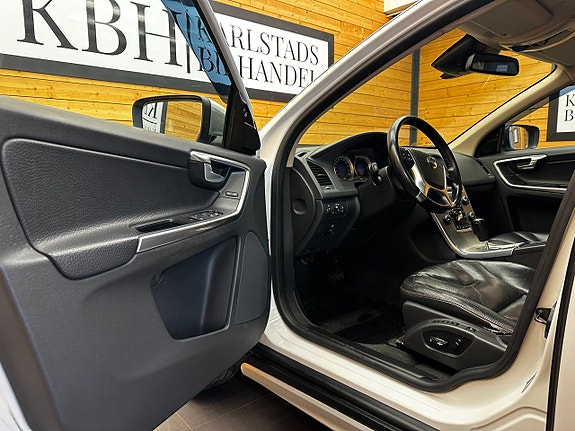 Volvo XC60 13 of 24