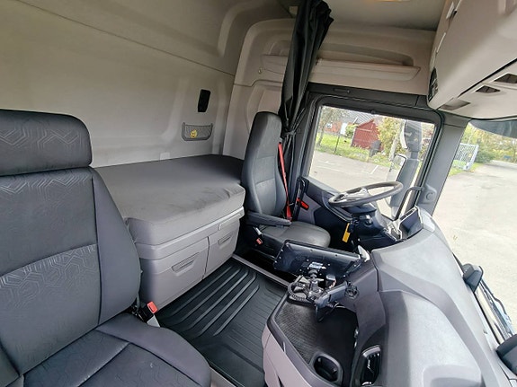 Scania R450 6x2*4 Fjärrbil 7 of 8
