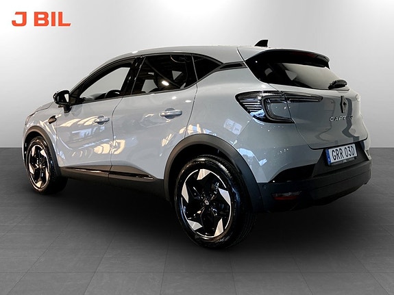 Renault Captur 3 of 15