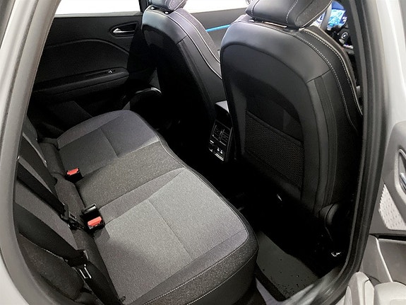 Renault Captur 12 of 15
