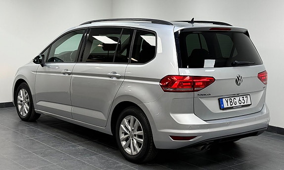 Volkswagen Touran 2 of 19