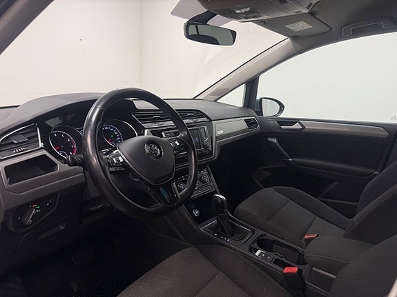 Volkswagen Touran 6 of 19