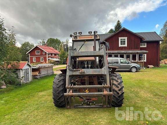 Traktor med lastare ZETOR 10145 2 of 6