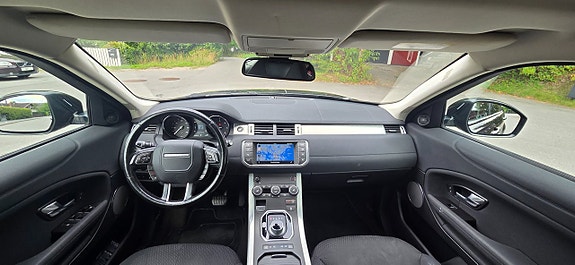 Land Rover Range Rover Evoque 14 of 28