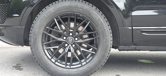 Land Rover Range Rover Evoque 12 of 28