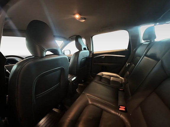Volvo XC70 12 of 20