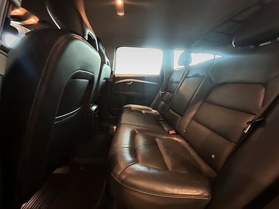 Volvo XC70 11 of 20