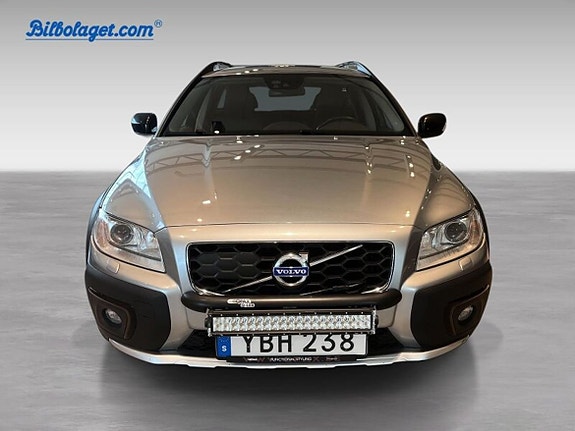 Volvo XC70 2 of 20