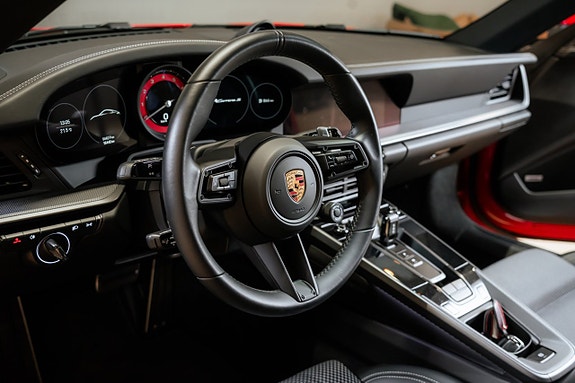 Porsche 911 Carrera S 17 of 30