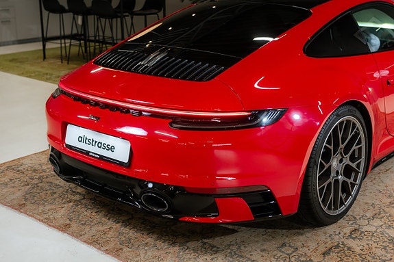 Porsche 911 Carrera S 11 of 30