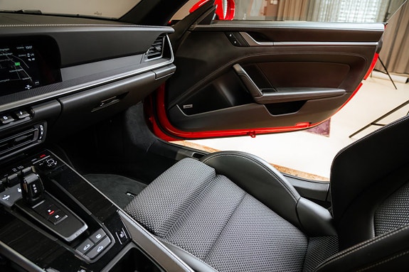 Porsche 911 Carrera S 25 of 30