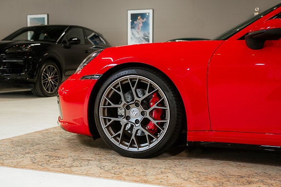 Porsche 911 Carrera S 7 of 30