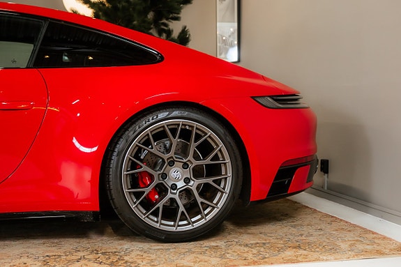 Porsche 911 Carrera S 8 of 30