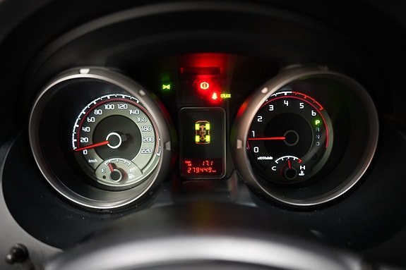 Mitsubishi Pajero 13 of 21