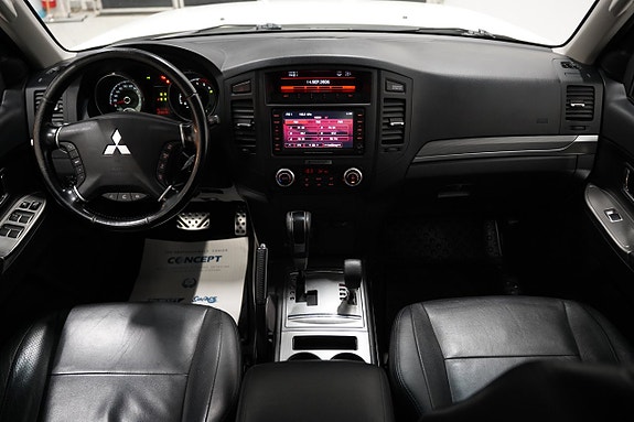 Mitsubishi Pajero 11 of 21